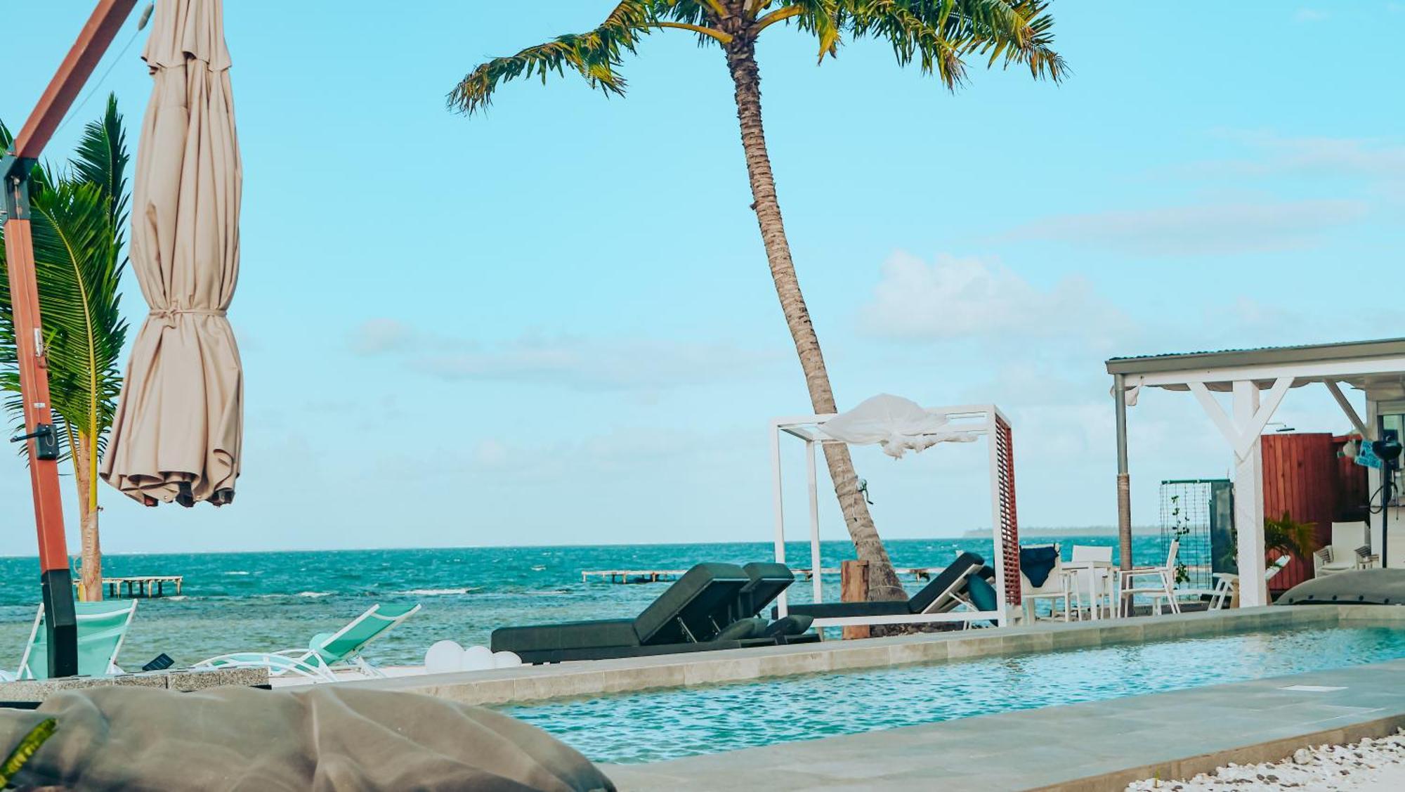 Pension Irivai Appartement Puatou 1 Chambre Bord De Mer ウツロア エクステリア 写真
