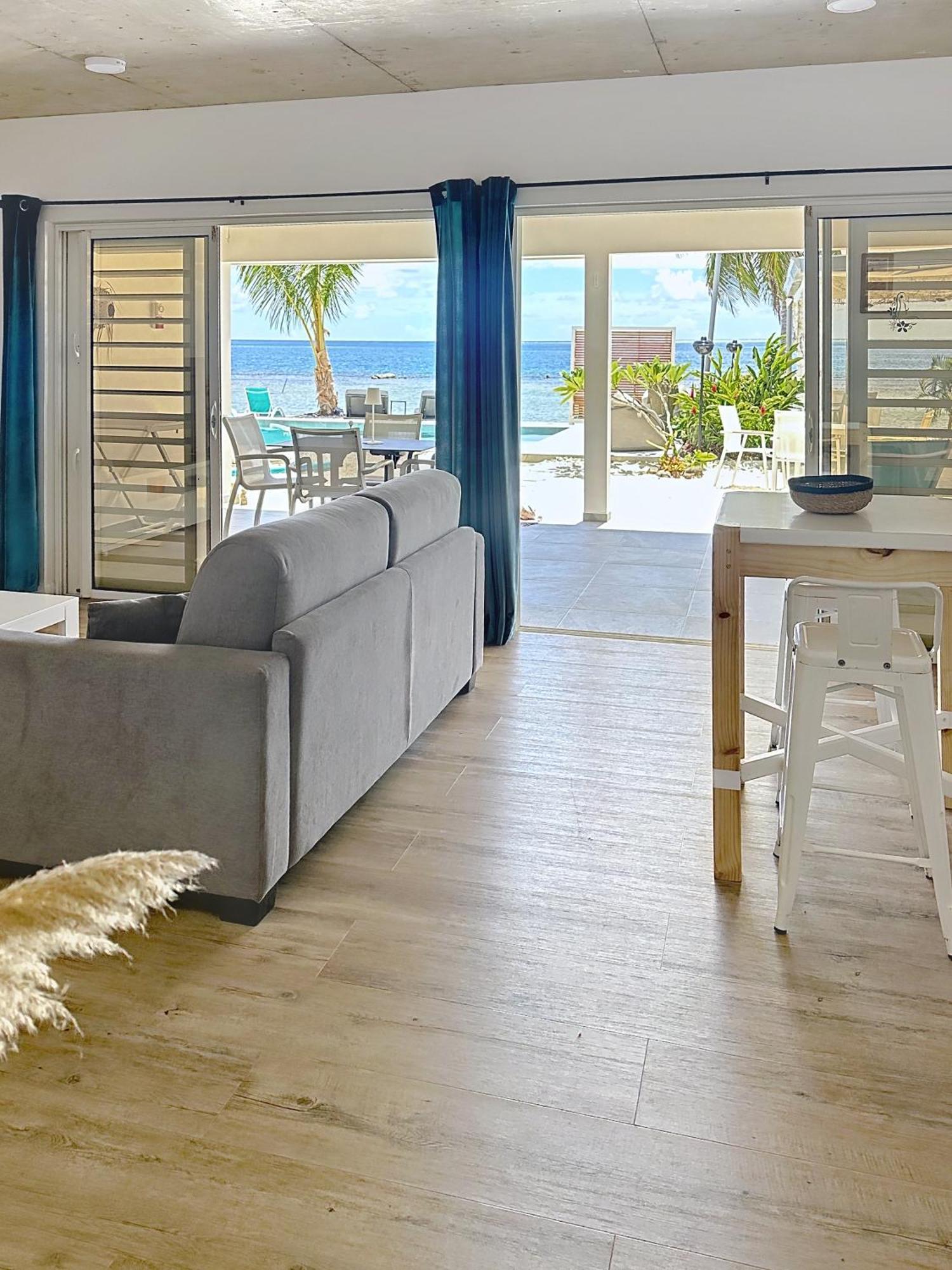 Pension Irivai Appartement Puatou 1 Chambre Bord De Mer ウツロア エクステリア 写真
